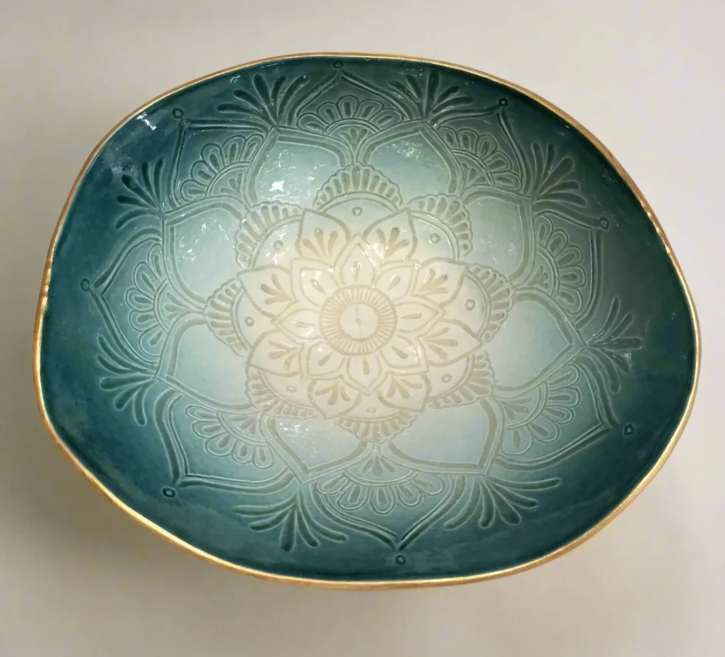 Belly bowl mandala earthenware white green ombre round edge gold rim